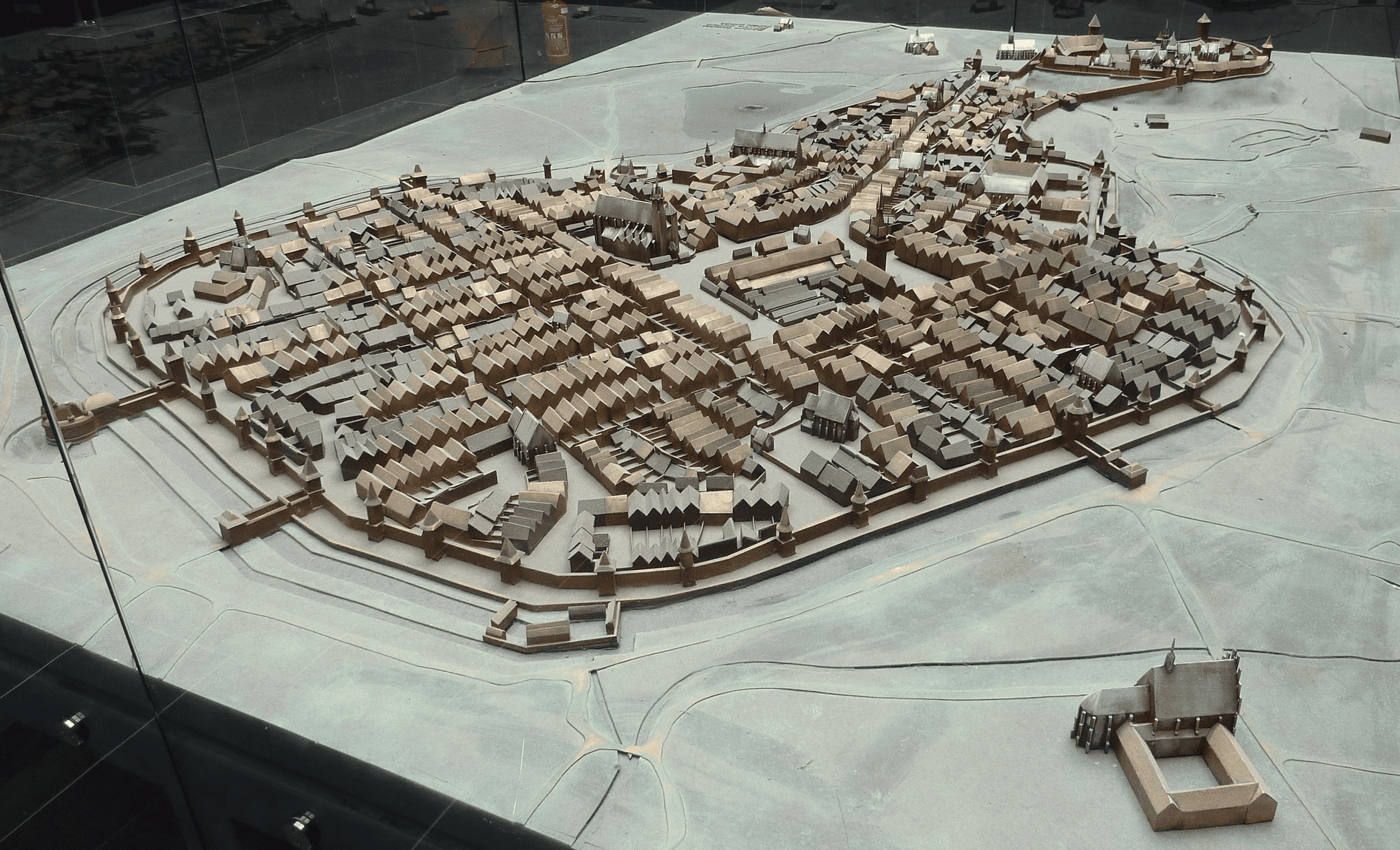 Screenshot 2025-02-13 at 17-39-46 Model of Medieval Krakow A diorama from Krakow's undergrou… Flickr(1).png
